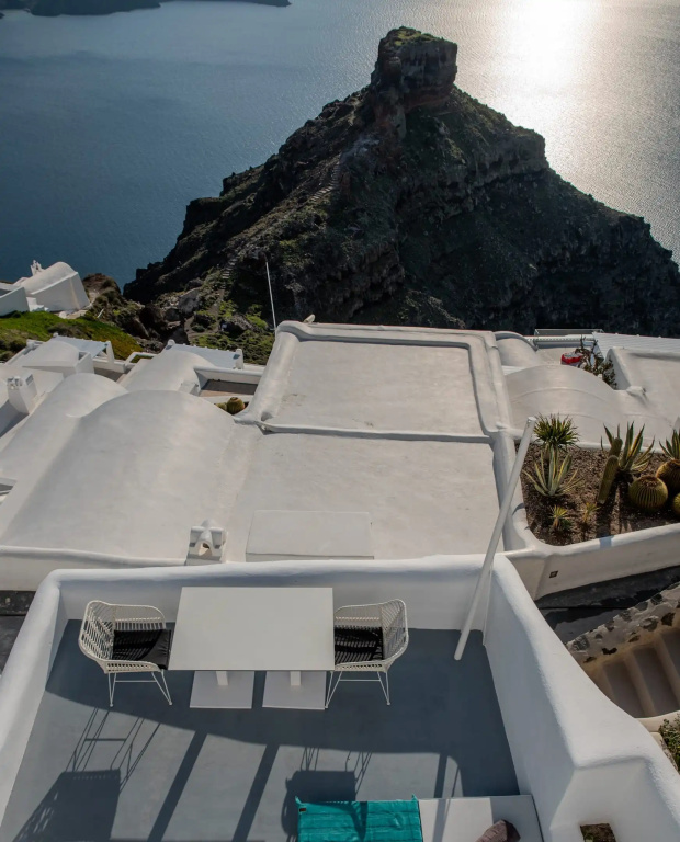 2 Bedrooms Villa