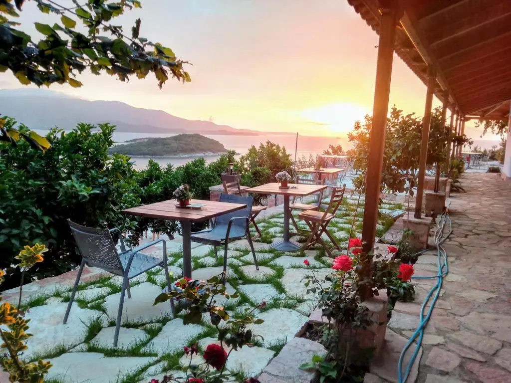 Standard Triple room with balcony and with sea view