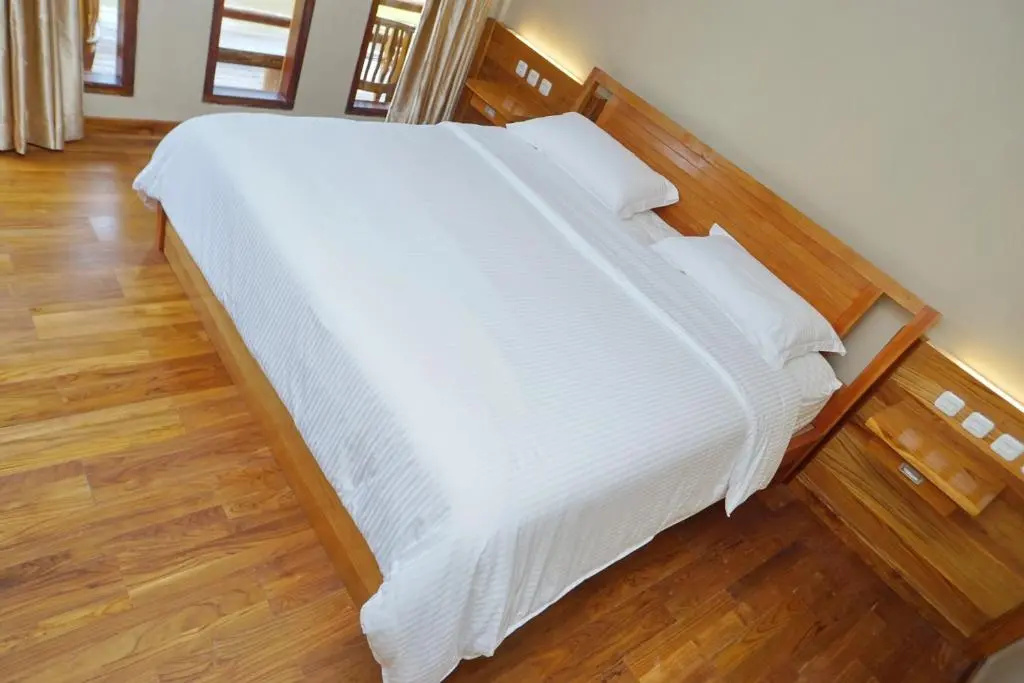 Deluxe Double room (full double bed)