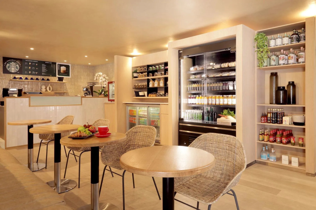 Food & Beverage