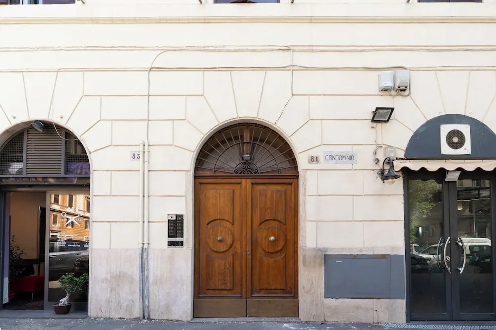 ReRent Rooms - 81 MANZONI GUESTHOUSE