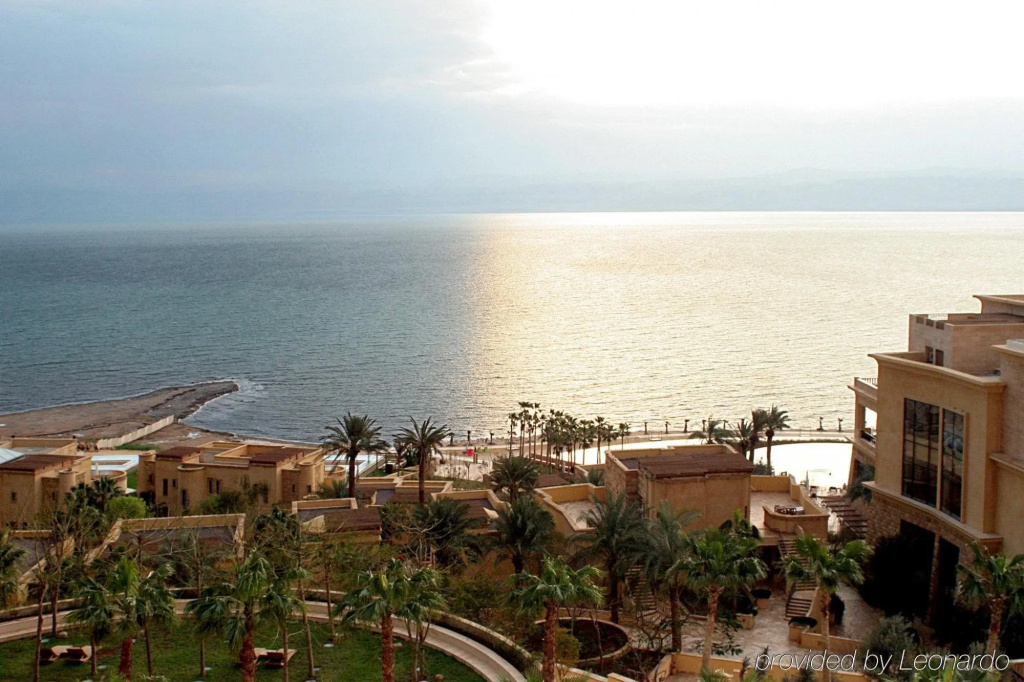 Beach & Waterfront