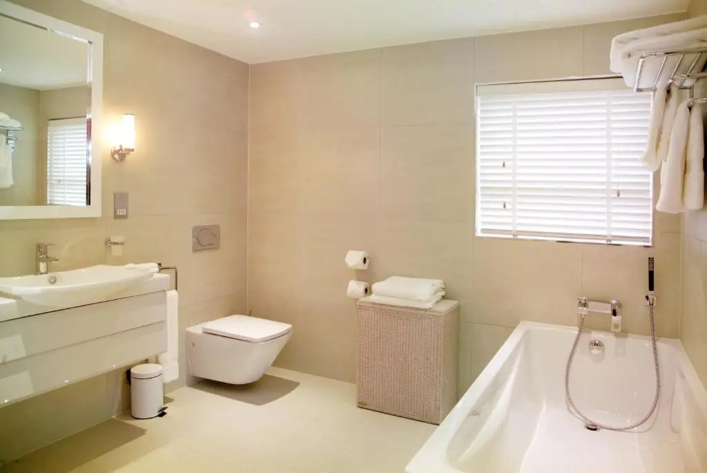 Deluxe Double room (full double bed)
