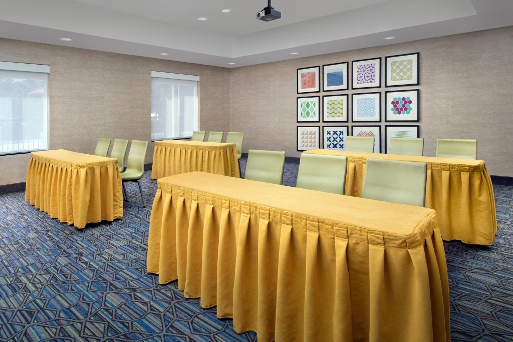 Holiday Inn Express Hotel & Suites Uvalde by IHG - фото 27