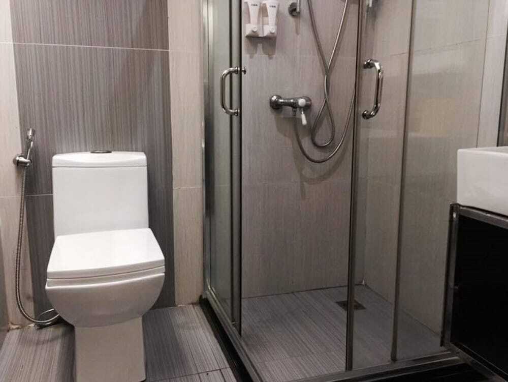 Kk Waterfront Hotel