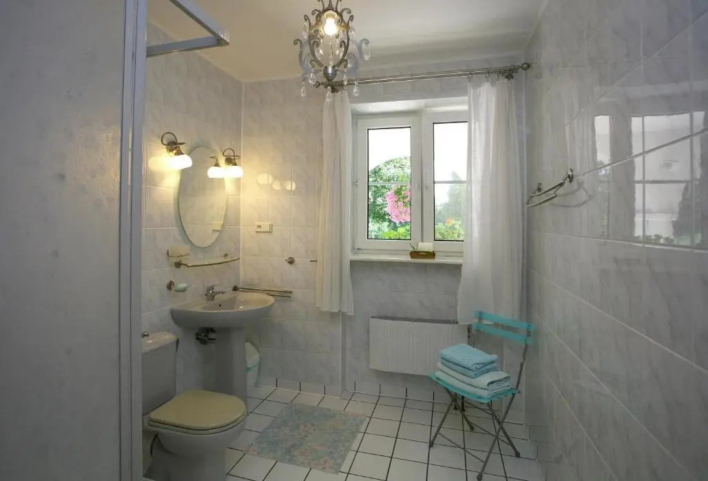 Standard Double room with balcony (full double bed)