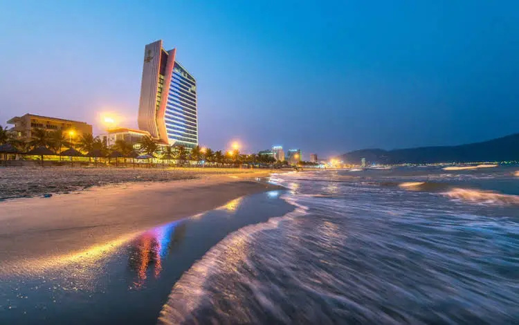 Beach & Waterfront