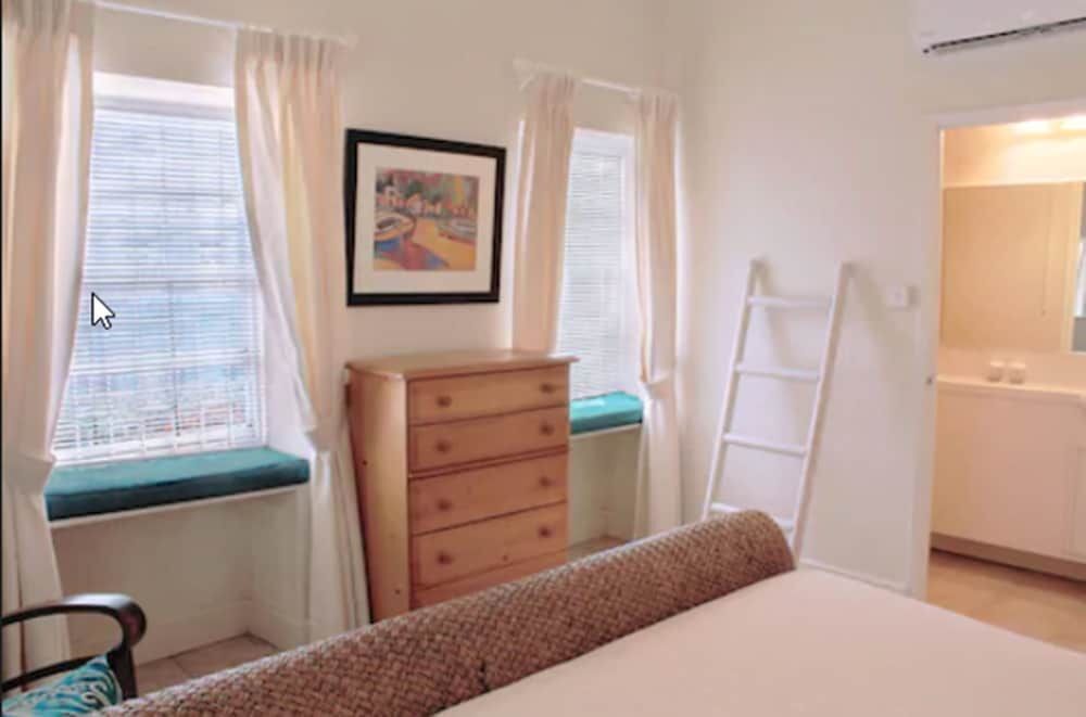 Отель Carlisle Bay House - A Vacation Rental by Bougainvillea Barbados в Заливе Карлайл