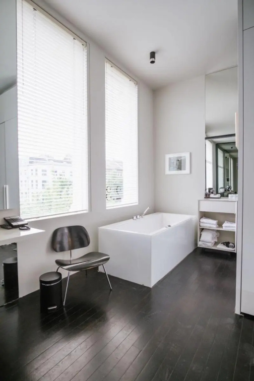 Deluxe Double room (full double bed)