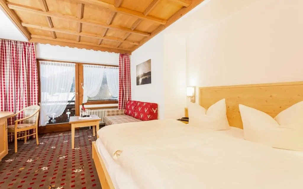Standard Double room with balcony (full double bed)