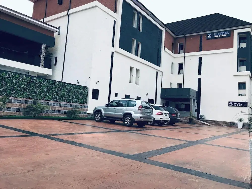 Zustel Hotel