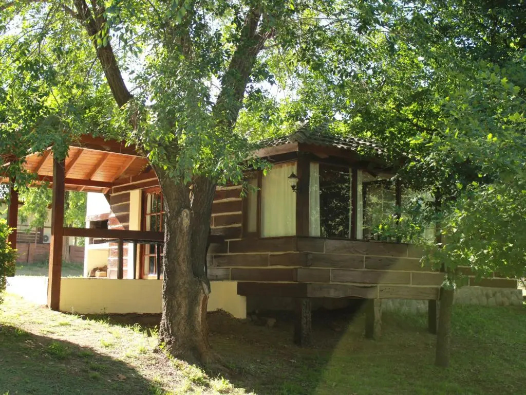 2 Bedrooms Bungalow