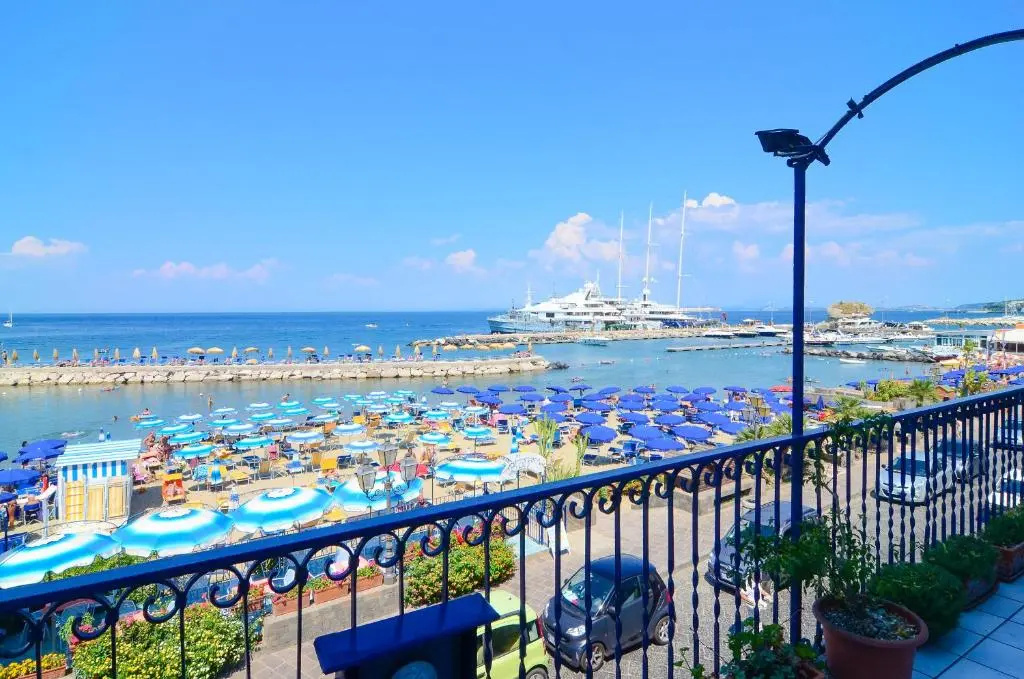Beach & Waterfront