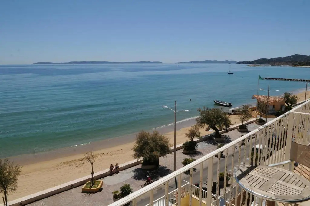 Beach & Waterfront