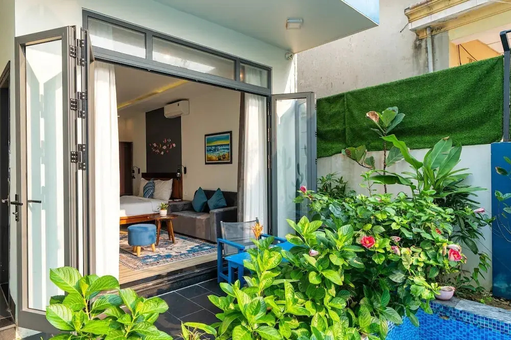 Deluxe Double room (full double bed)