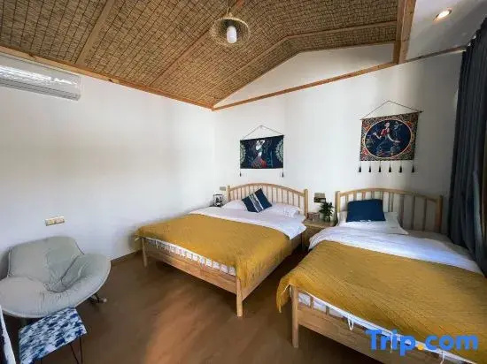 Standard Double room with garden view (full double bed)