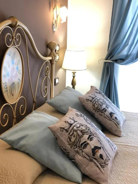 Standard Double room with balcony (full double bed)
