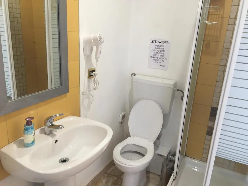 Economy room