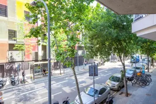 Cozy 2 Bedroom Next to Arc de Triomf