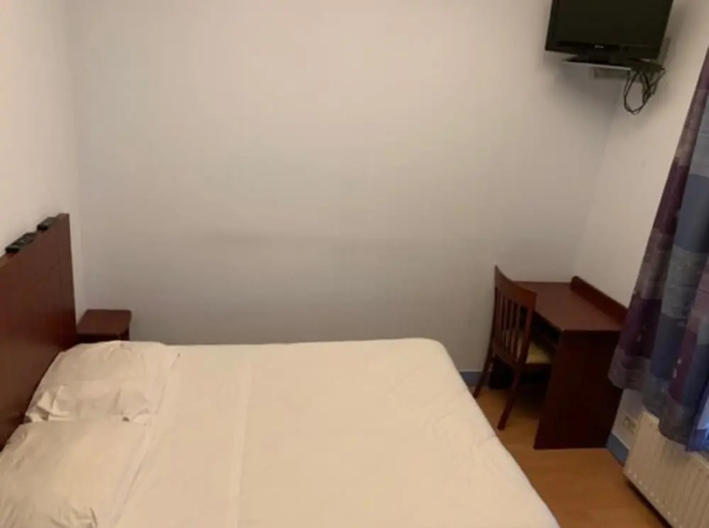 Standard Double room with city view (full double bed)
