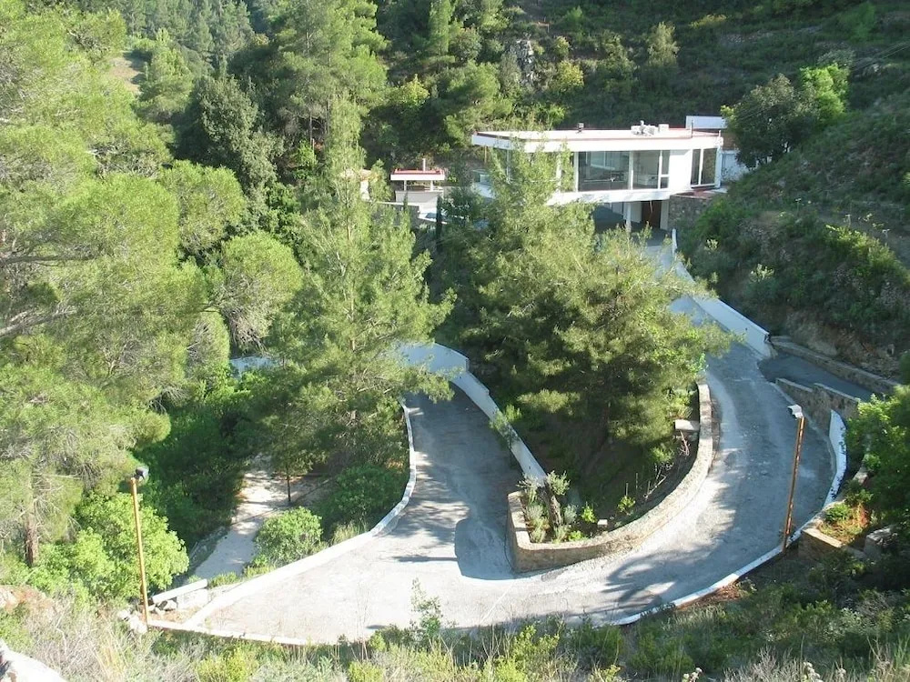 Lioness' Fountain Villa