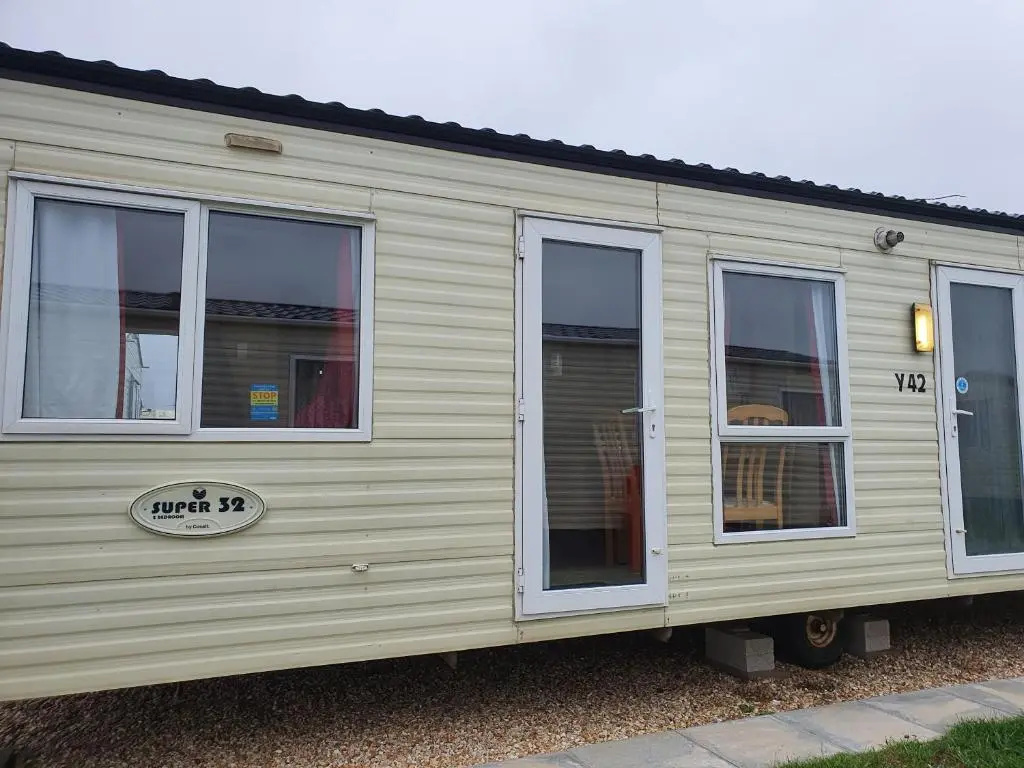 J & F caravan