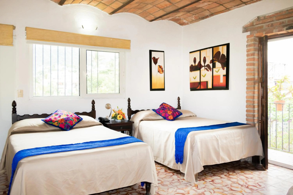 Hotel Posada de Roger - Near Los Muertos Beach — 4