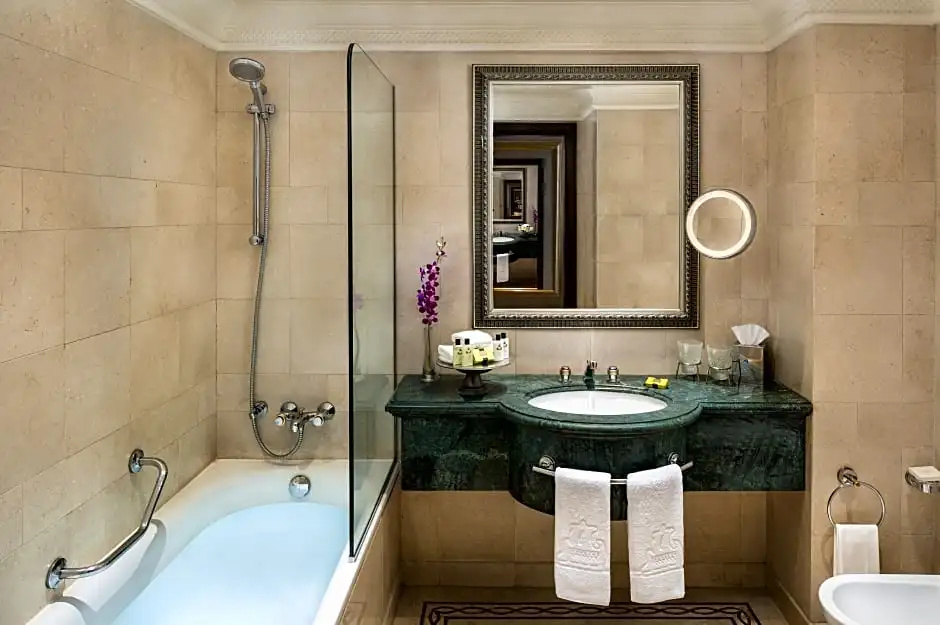 Superior room with city view
