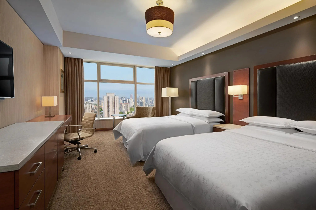 Deluxe Sextuple room with city view