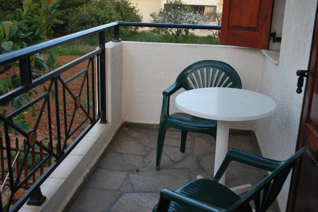 Koula Apartments 