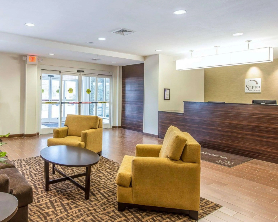 Lobby & Reception