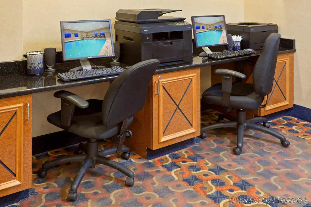 Holiday Inn Express Hotel & Suites West Long Branch by IHG - Général