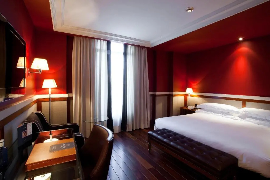 Deluxe Double room (full double bed)