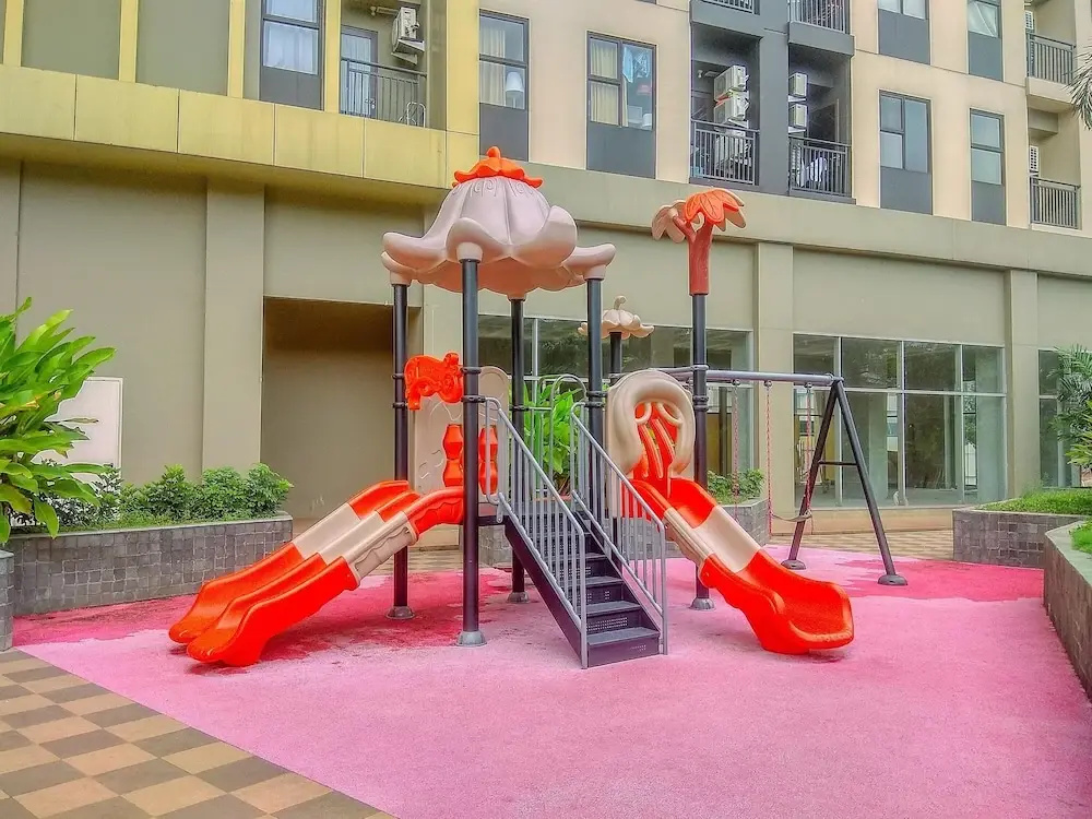 Good Place And Spacious Studio Transpark Cibubur Apartment