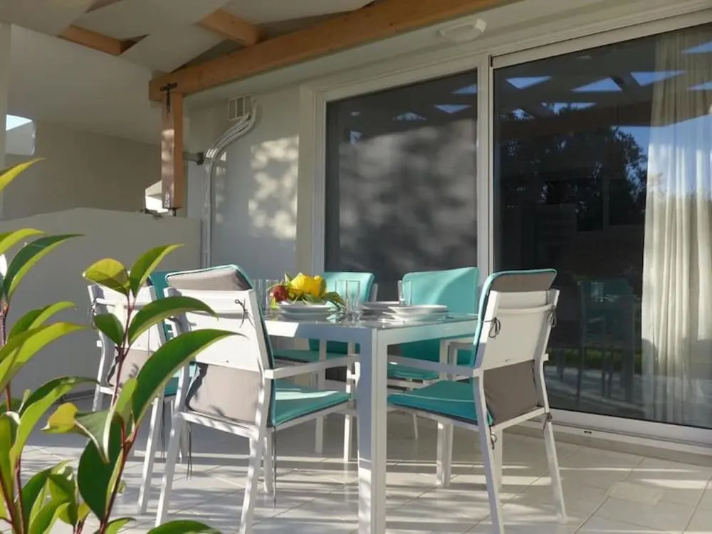 "kalamaki Plaza Apartments 'psari'"