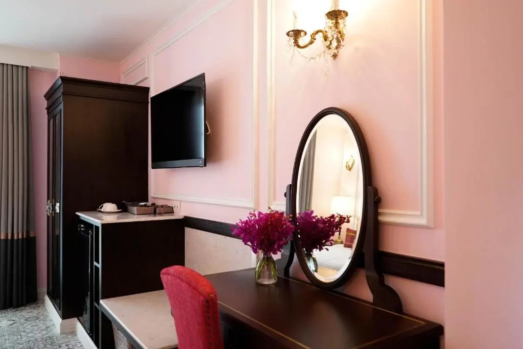Premier room