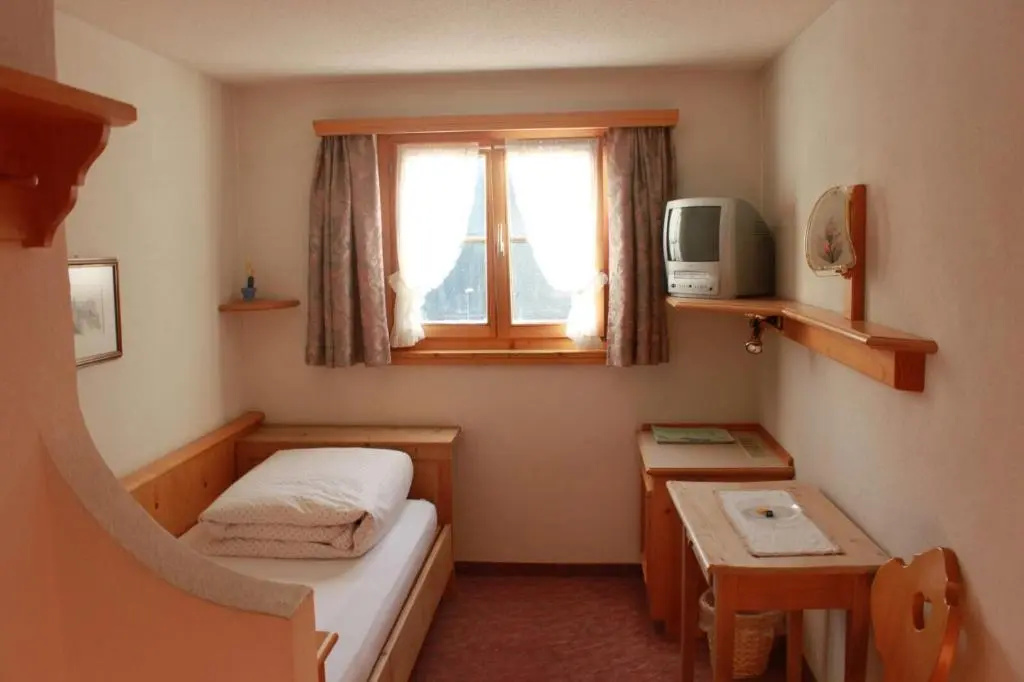Economy room
