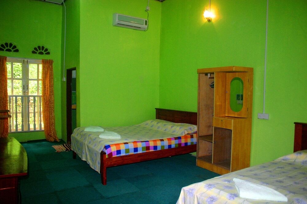 Nusa Holiday Village
