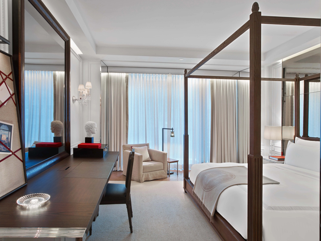 Отель Baccarat Hotel and Residences New York в Нью-Йорке