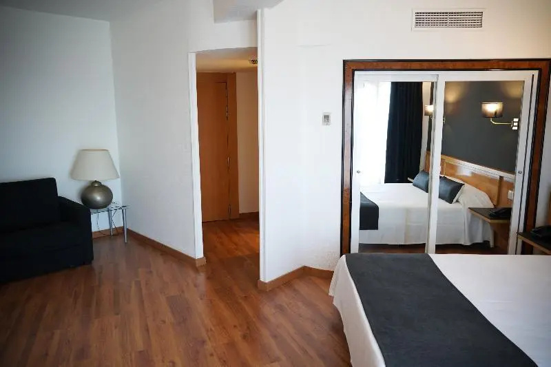 Ohtels Gran Hotel Almería - Chambres