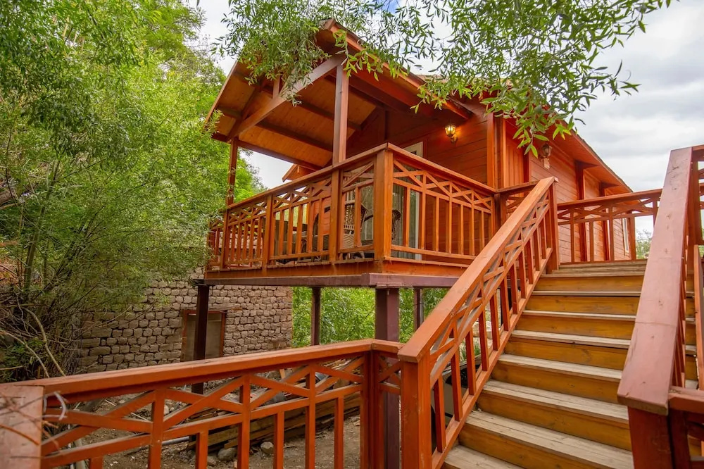 Superior Cottage