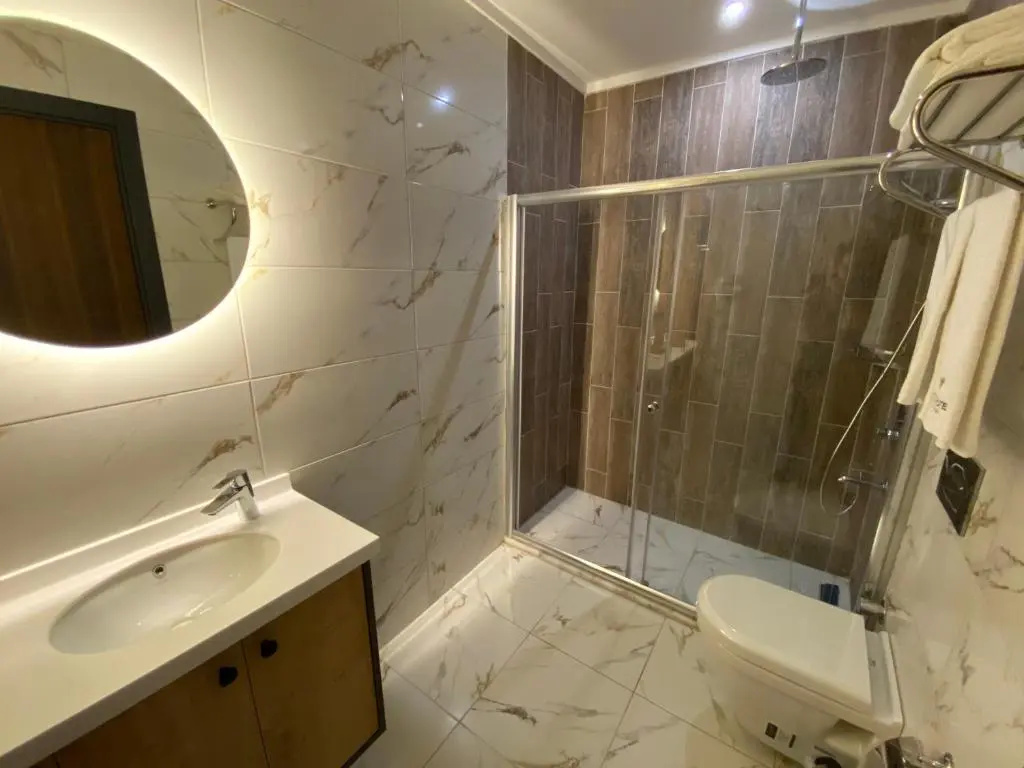 Deluxe Double room (full double bed)