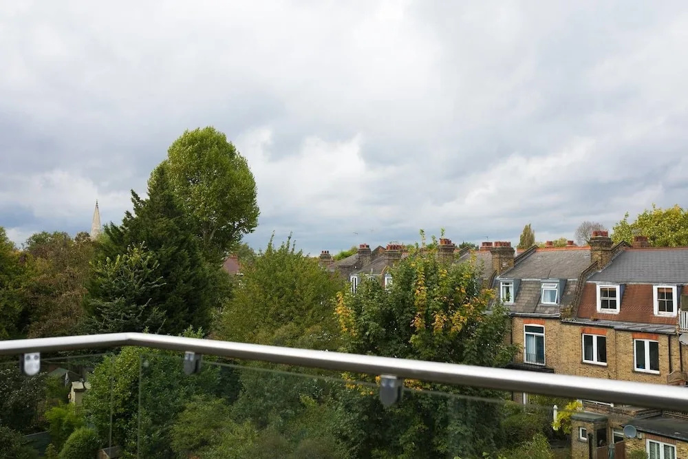 Modern Studio With Private Terrace - Swiss Cottage