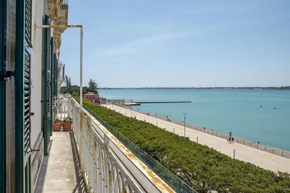 Oikos Sea View 23 by Wonderful Italy