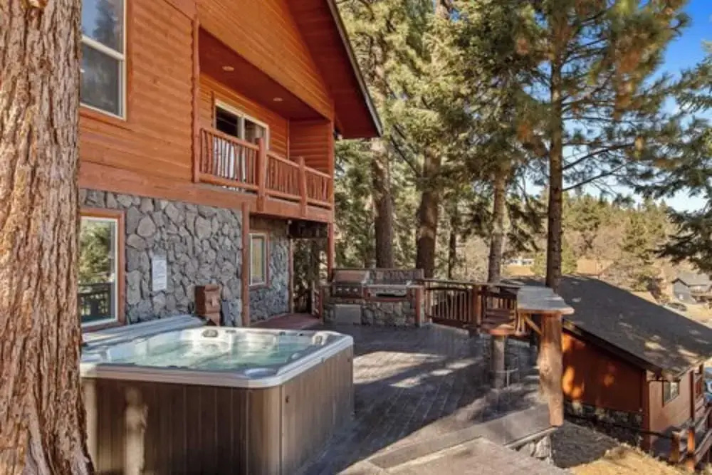 Gorgeous Ski In/ Ski Out Home w/ Game Room & Hot Tub! Clover by Avantstay