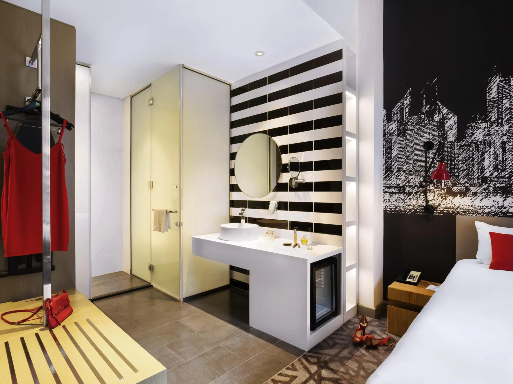 ibis Styles Dubai Airport Hotel — фото