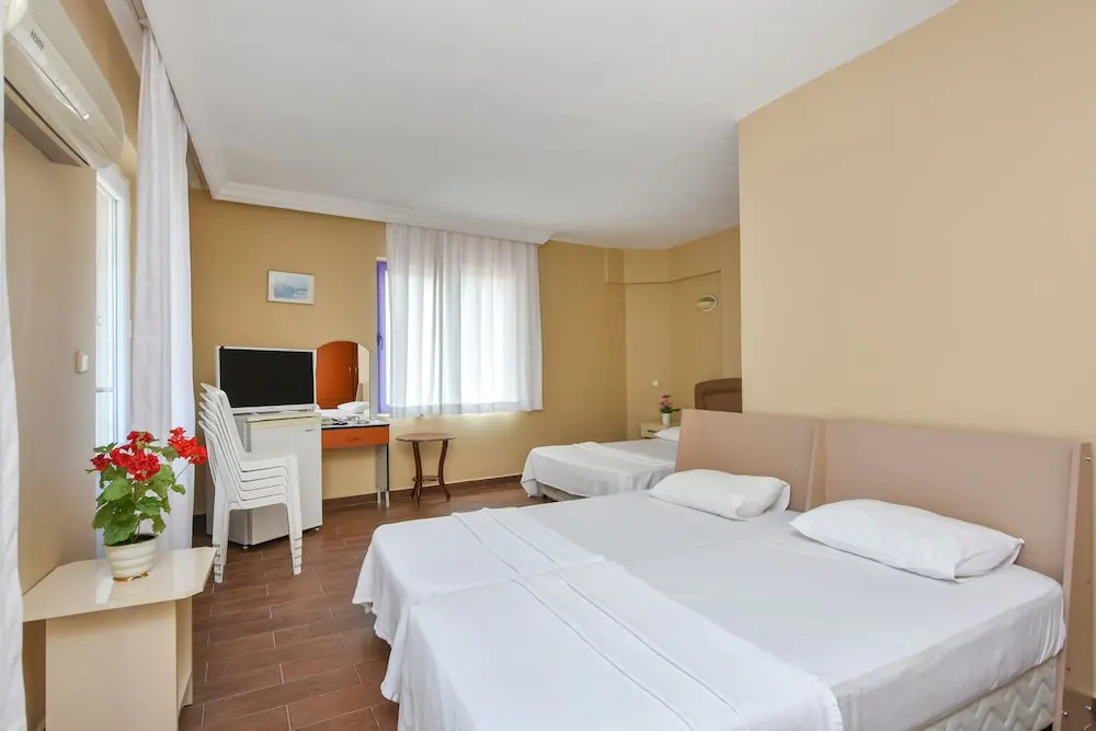 Standard Quadruple room with balcony