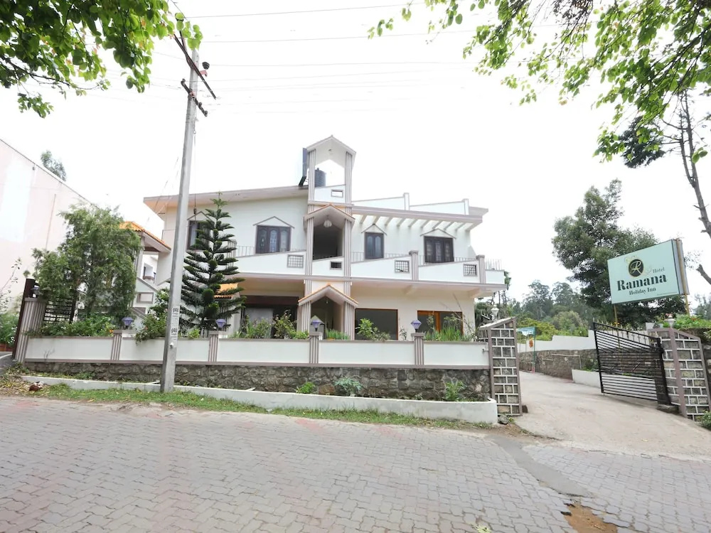OYO 13838 Ramana Holiday Inn