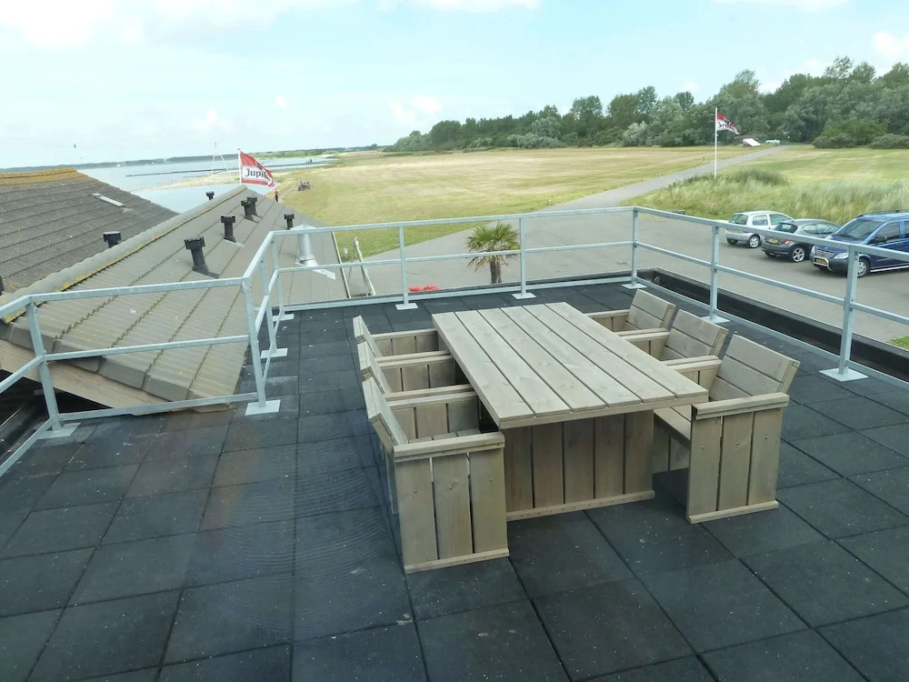 Exclusive Apartment on the Ground Floor Directly Located on the Water