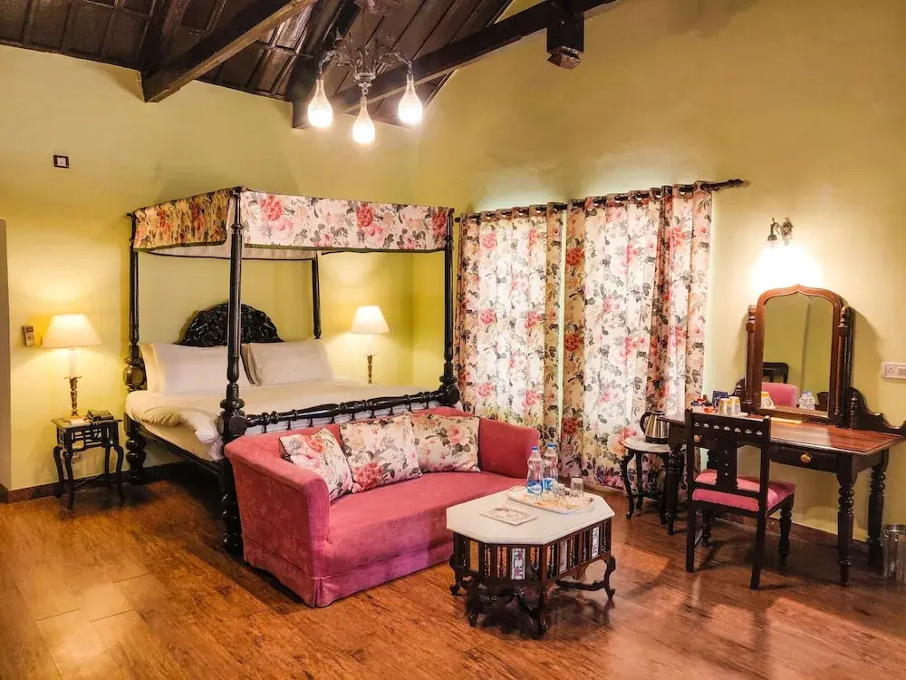 Royal Double room (full double bed)